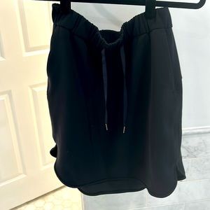 Lululemon skirt size 8